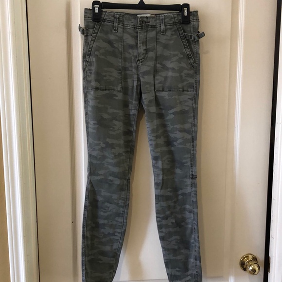 HEI HEI Anthropologie Olive Green Camo Pants - Picture 1 of 7
